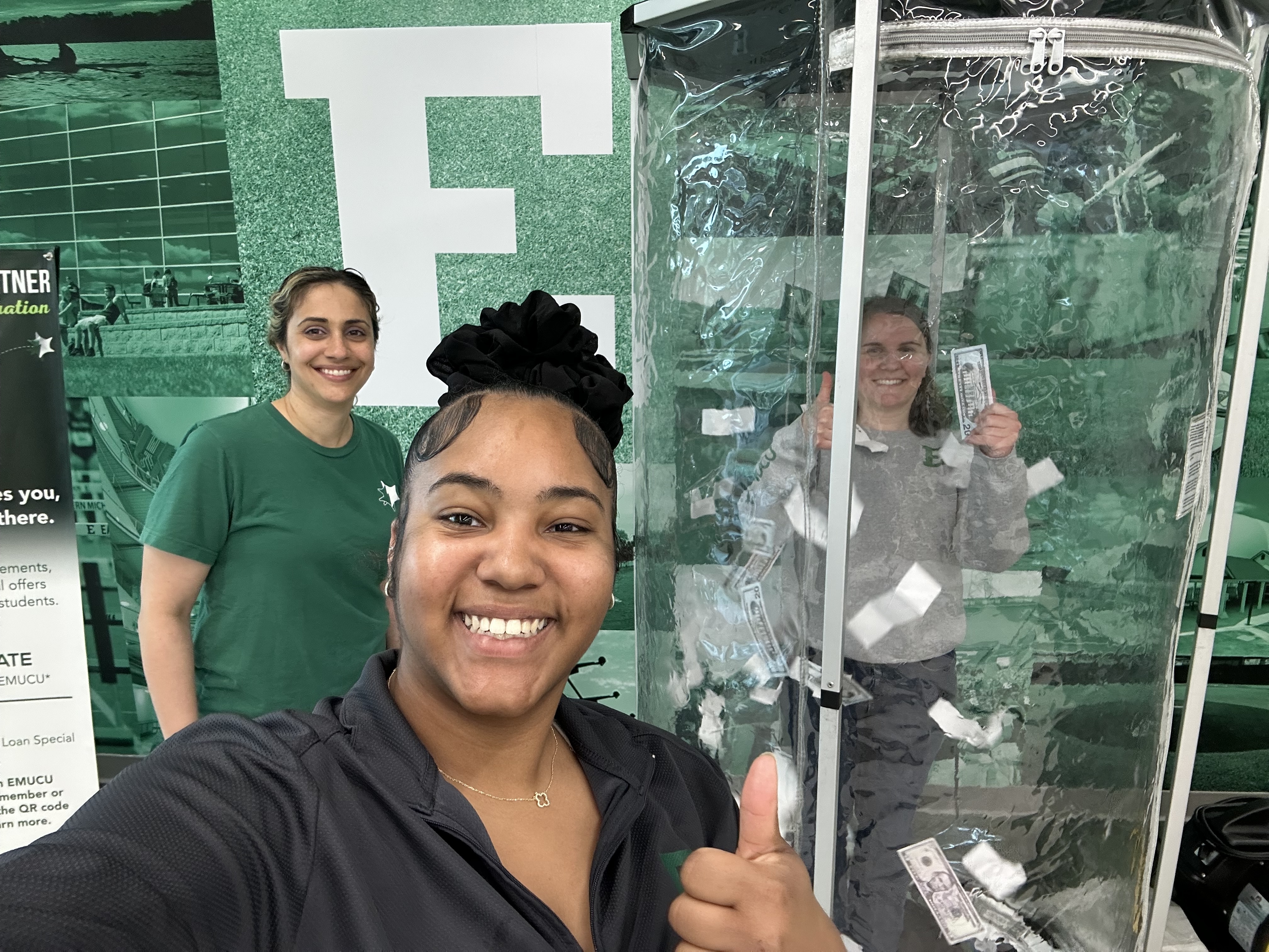 TEAM-INFRONT-OF-CASH-CUBE